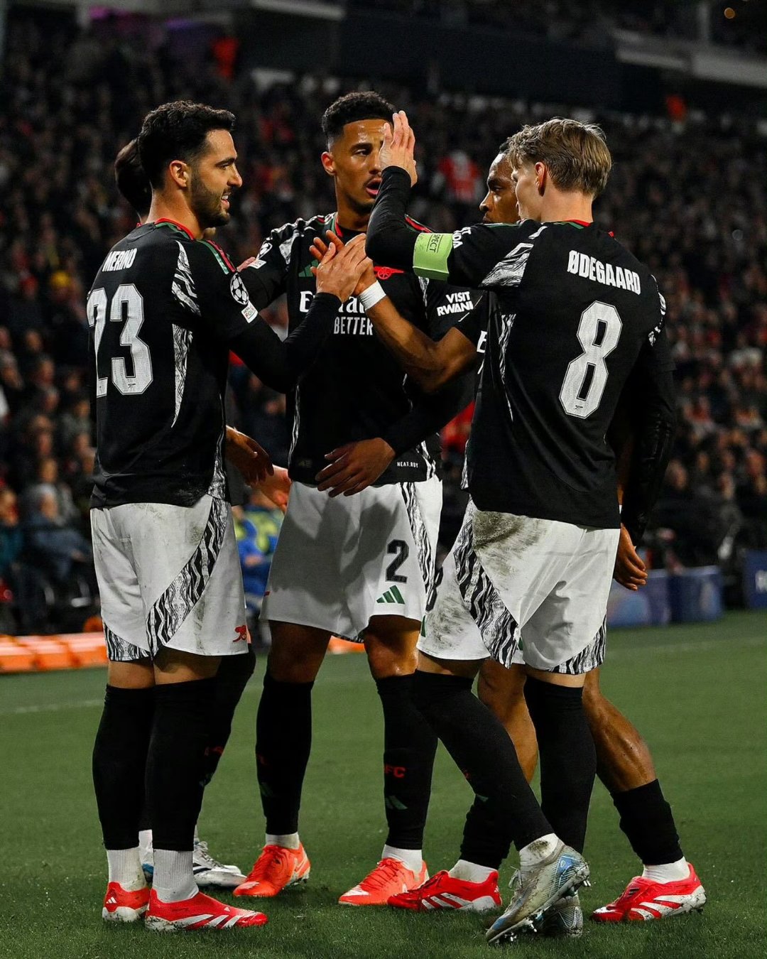 星空体育官网包含亚冠赛程吃紧，阿森纳今夜遗憾出局，信心回归，年轻球员得到机会的词条